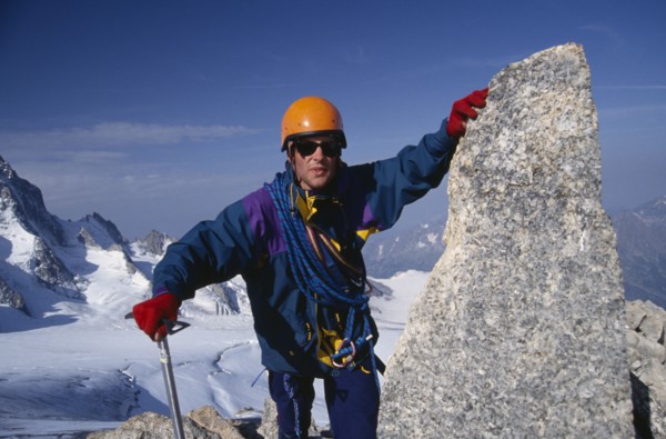 10069417 SPORT   Climbing  Man on Summit