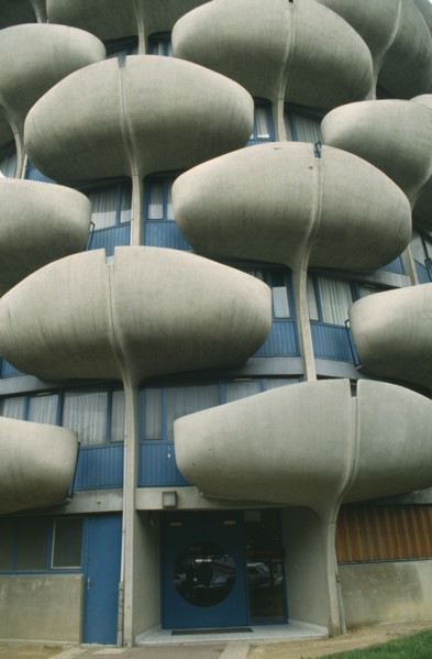 FRANCE, Ille de France, Creteil, Modern housing block with rounded balconies