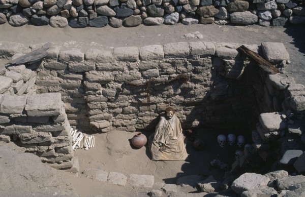 PERU, Ica Administrative Division, Nazca,  Nazca cemetery and mummified remains.