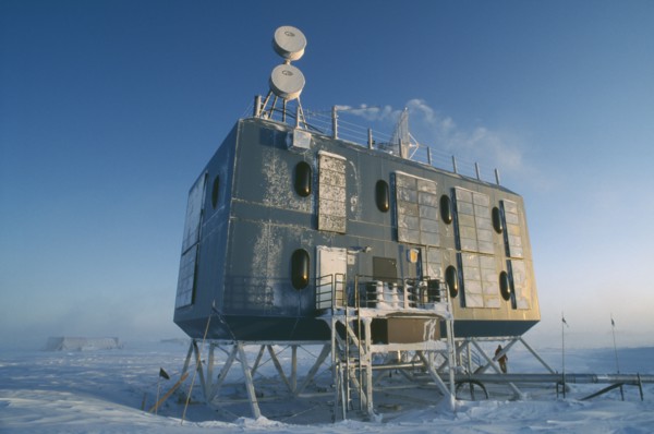 ANTARCTICA, South Pole, El dorm.  Elevated dormitory used as housing for summer and winter