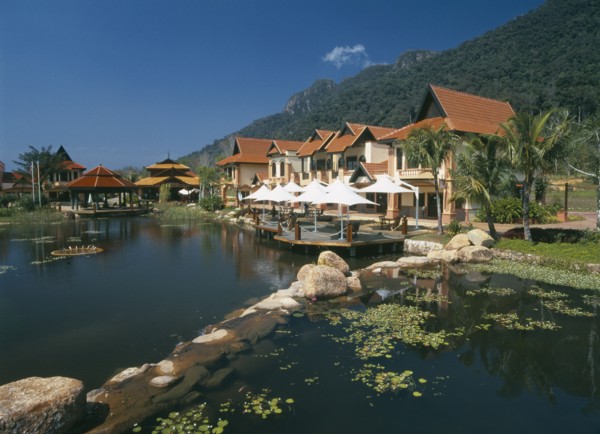 MALAYSIA, Kedah, Langkawi, Oriental Village shopping complex at Burau Bay set around an artificial