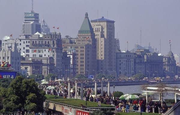 CHINA, Shaanxi, Shanghai, View over The Bund waterside area towards city skyline
