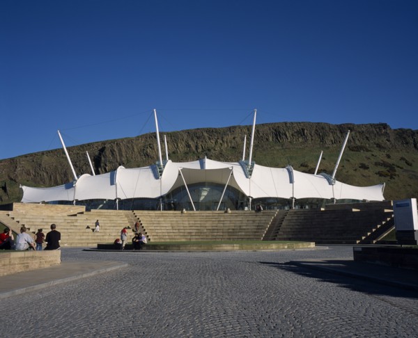 SCOTLAND, Lothian, Edinburgh, Holyrood Road.  Our Dynamic Earth Exhibition building exterior with