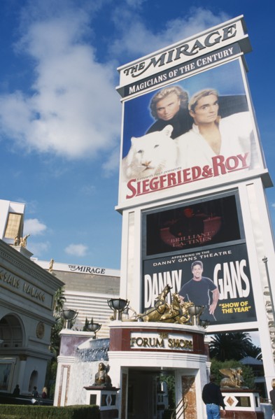 USA, Nevada, Las Vegas, Mirage hotel and casino with sign advertising ‘ Siegried & Roy ‘ in the