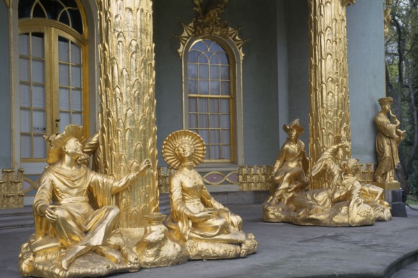 GERMANY, Brandenburg  , Potsdam, Sanssouci Palace Chinese Tea house. Golden statues