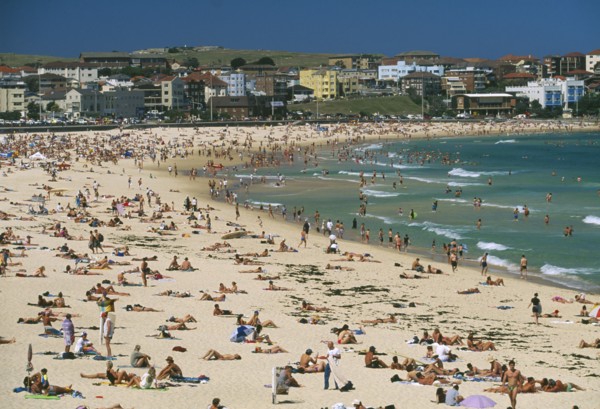 AUSTRALIA, New South Wales, Sydney, View over busy Bondi Beach