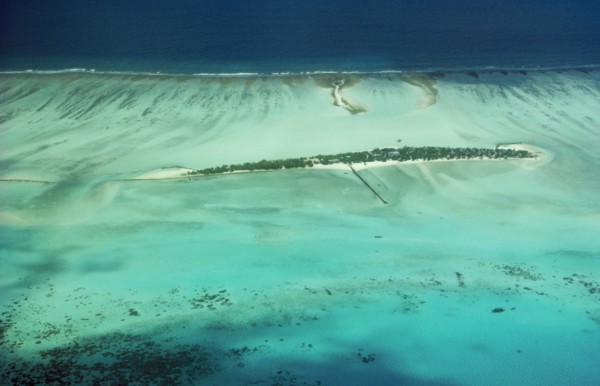 AUSTRALIA, Queensland, Great Barrier Reef, Aerial view over the reef