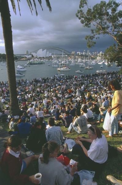 AUSTRALIA, New South Wales, Sydney, Crowds gathered at Mrs Macquaries Point to watch the New Years