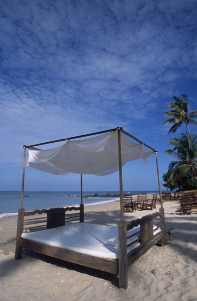 THAILAND, Krabi, Koh Lanta, Relax Bay four poster bed on the beach