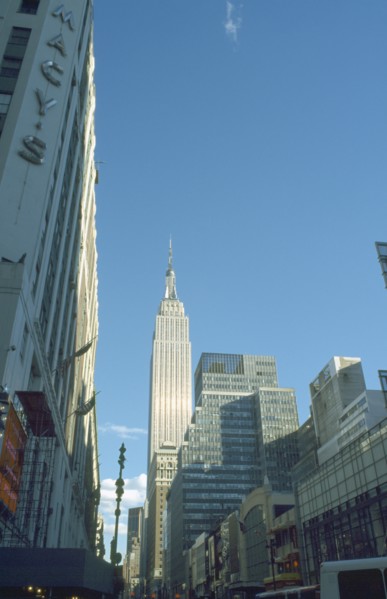 USA, New York, Manhattan, Empire State building seen from 35th street