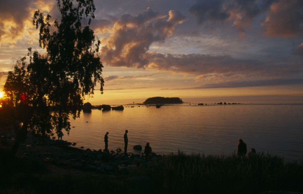 ESTONIA, Lahemaa National Park, View of the sunset on the longest day