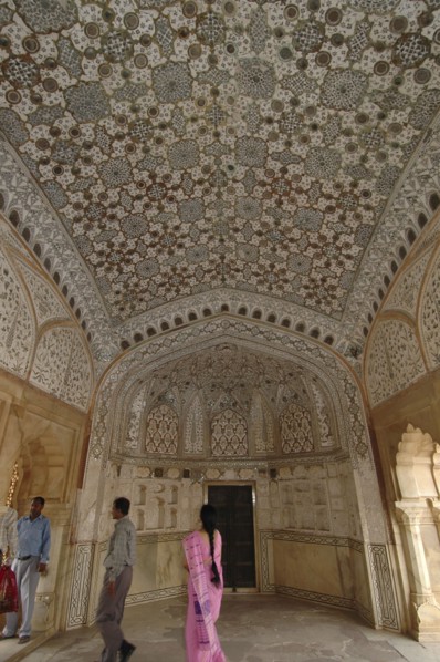 INDIA, Rajasthan, Amber, Ornate ceiling in the Maharaja Man Singh Amber palace