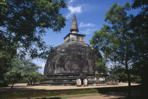 SRI LANKA, Polonnaruwa, Kiri Vahara Dagoba