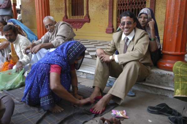 INDIA, Uttar Pradesh, Varanasi, Sankat Mochan Mandir temple. Hindu wedding with the groom getting