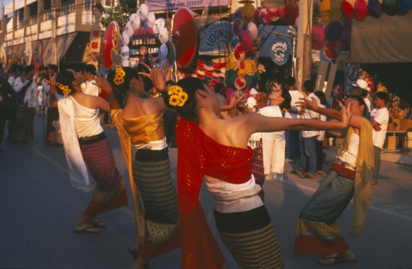 THAILAND, Chiang Mai, Baw Sang, Dancers in traditional northern Thai attire performing traditional