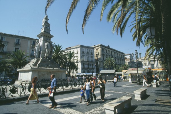 ITALY, Sicily, Catania, Piazza Stesitoro