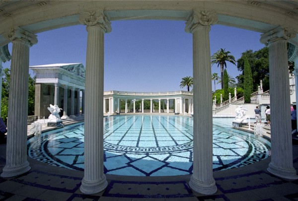 USA, California, Hearst Castle, View through columns of the Greek/Roman Neptune Pool at Hearst