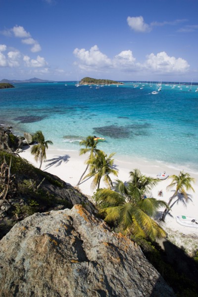 WEST INDIES, St Vincent & The Grenadines, Tobago Cays, View over the beach of Jamesby Island and