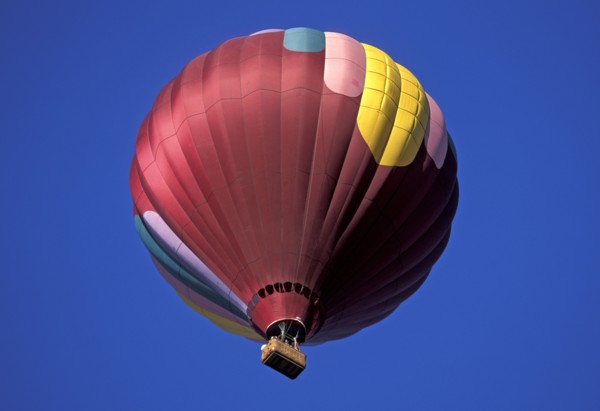 USA, California, Napa Valley, Hot air balloon over the Napa Valley wine-growing region north of San