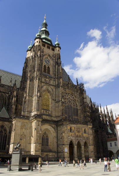 CZECH REPUBLIC, Bohemia, Prague, Tourists outside St Vitus Cathedral within the walls of Prague