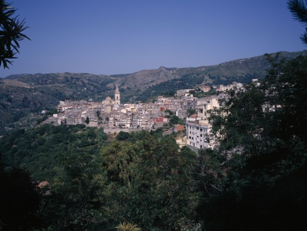 ITALY, Sicily, Messina, Village of Novara di Sicilia situated 650 meters above sea level.