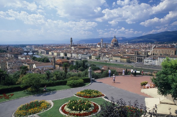 ITALY, Tuscany, Florence, Piazzale Michelangelo gardens and viewpoint over city.