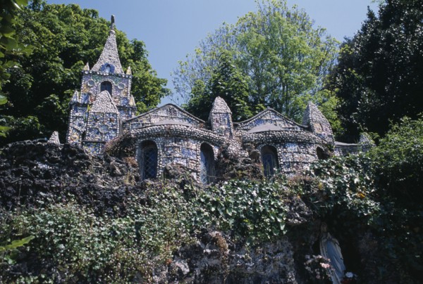 UNITED KINGDOM, Channel Islands, Guernsey, St Andrews. Les Vauxbelets.The Little Chapel surrounded