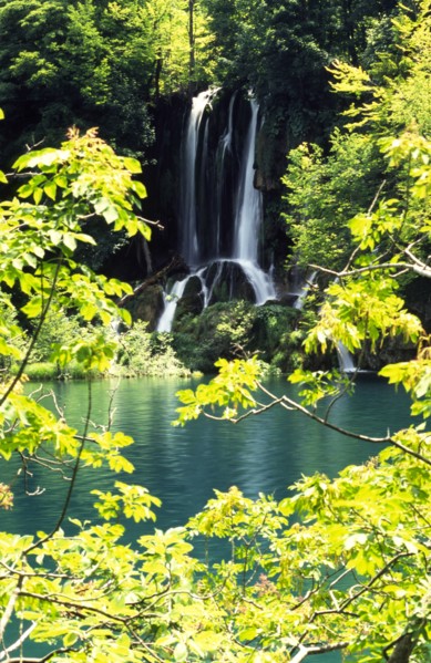 CROATIA, Lika, Plitvice, "Lakes, waterfall into Velika Jezero(Big lake). Part of the formation