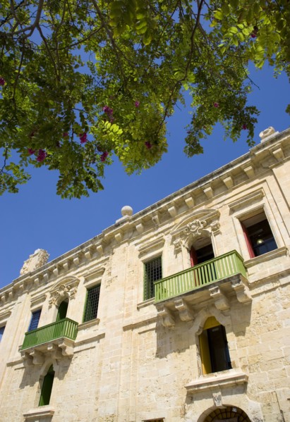 MALTA, Valletta, The waterfront redevelopment of old Baroque Pinto wharehouses below the bastion