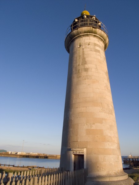 ENGLAND, West Sussex, Shoreham-by-Sea, Lighthouse on Kingston Beach next to Shoreham Harbour in