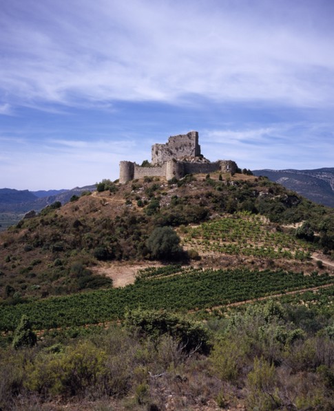 FRANCE, Languedoc-Roussillon, Aude, Chateau de Aguilar.  Ruins of twelth Century Cathar castle set
