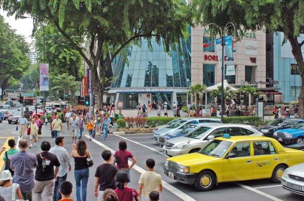 SINGAPORE, Orchard Road, PEDESTRIAN CROSSING AT ORCHARD ROAD AND PATTERSON ROAD SHOWING WHEELOCK