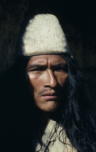COLOMBIA, Sierra Nevada de Santa Marta, Ika, Portrait of Ika leader wearing traditional woven fique