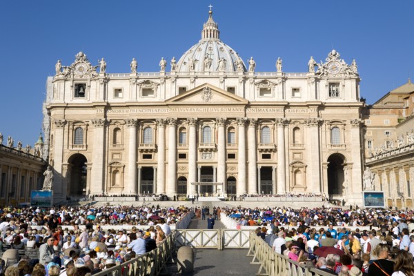 ITALY, Lazio, Rome, Vatican City Pilgrims seated in St Peter's Square for the wednesday Papal