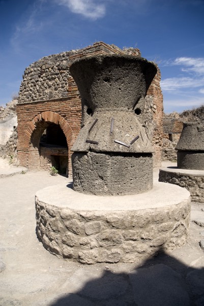 20093688 ITALY Campania Pompeii Bakery of Modestus