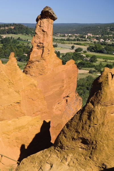 FRANCE, Provence Cote d’Azur, Vaucluse, Cheminee de Fee or Fairy Chimneys.  Eroded ochre rock peaks