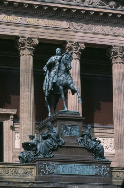 GERMANY, Berlin, Bronze equestrian statue of Friedrich Wilhelm IV by Alexander Calandrelli 1886