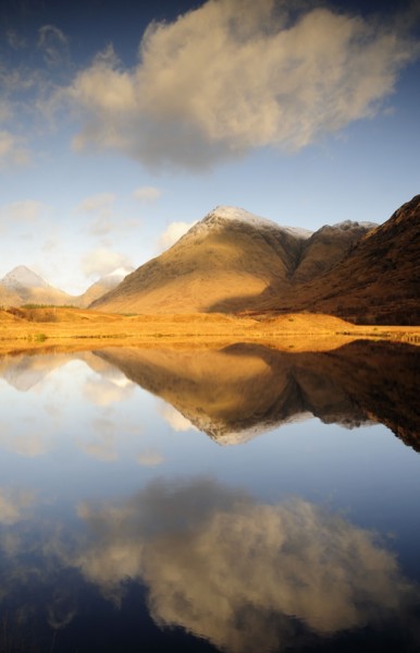 Scotland, Argyll, Glen Etive, Mountains & water views along Glen Etive