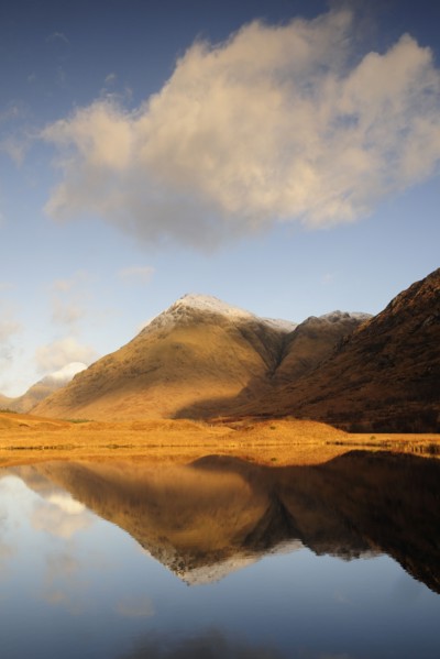 Scotland, Argyll, Glen Etive, Mountains & water views along Glen Etive