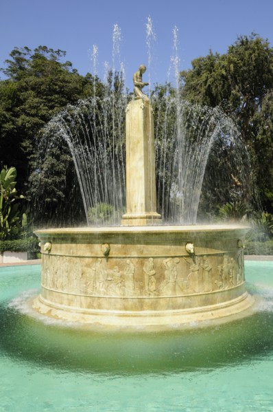 USA, California, Los Angeles, "Electric fountain, Beverly Hills"