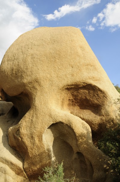 USA, California, Joshua Tree National Park, "Skull Rock, Joshua Tree National Park"