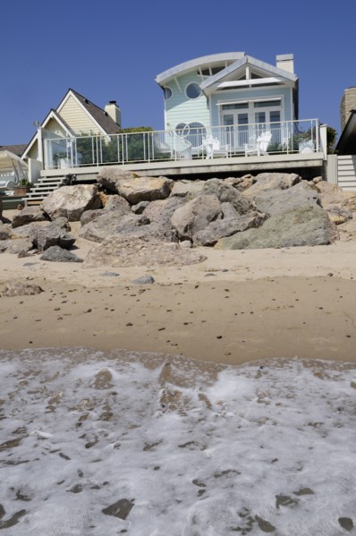 USA, California, Los Angeles, "Beachfront houses, Malibu Colony, Malibu"