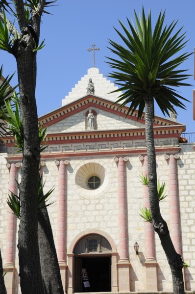 USA, California, Santa Barbara, Church at the Old Mission Santa Barbara