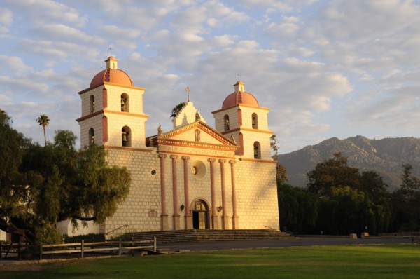 USA, California, Santa Barbara, Morning light on Mission Santa Barbara