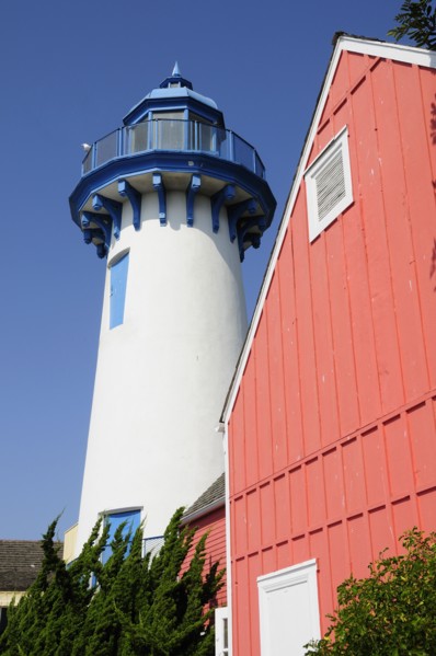 USA, California, Los Angeles, "Lighthouse & colourful buildings, Fishermen's Village, Marina Del