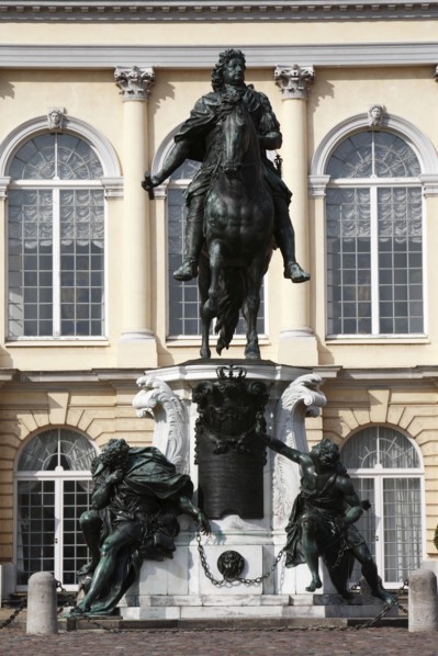 Germany, Berlin, statue of the Great Elector by Andreas Schluter in front of the Charlottenburg