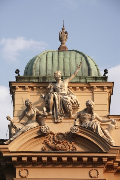 Poland, Krakow, female sculptures on the Juliusz Slowacki Theatre.