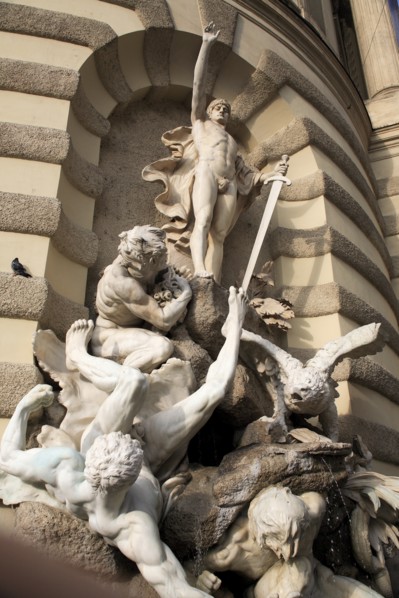 Statue at the Hofburg Palace. Photo : Bennett Dean