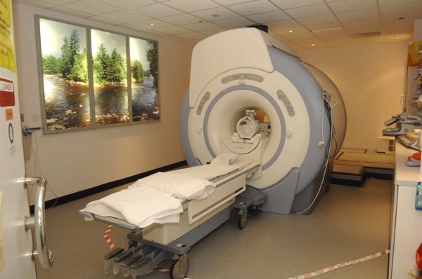 Mri Scanner in a Scottish hospital. Photo : Steve Lindridge