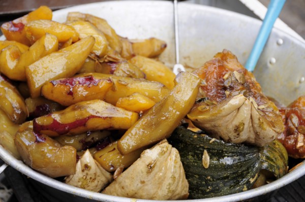 Mexico, Michoacan, Patzcuaro, Bowl of candied squash and yam or camote. 
Photo : Nick Bonetti